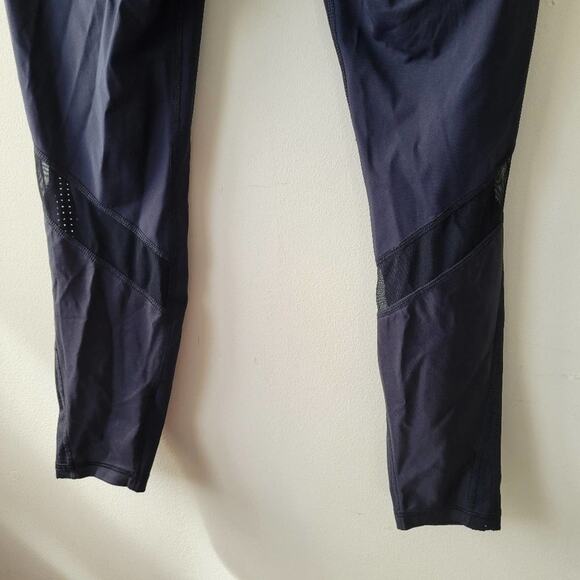 ALALA Heroine Tight in Black - Picture 5 of 9